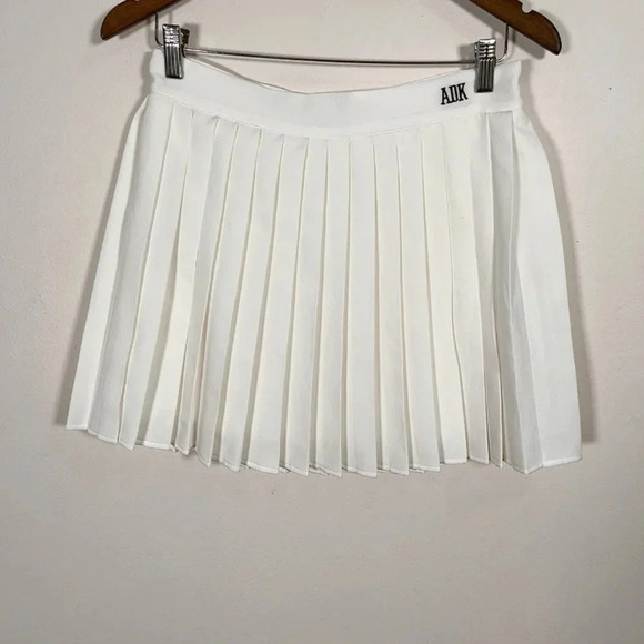 ADIKA | WHITE  TENNIS SKIRT - Picture 2 of 11
